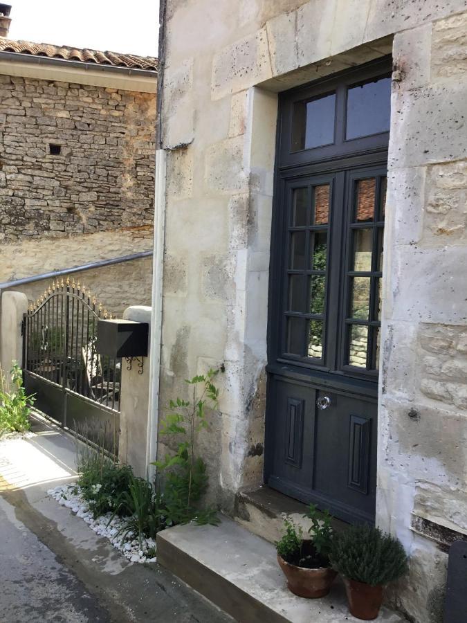 La Cour Blanche Villa Verteuil-sur-Charente Exterior photo